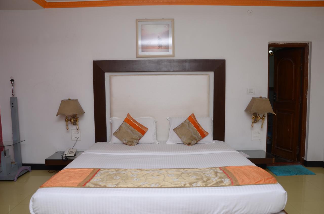 Hotel Rahul Deluxe Ναγκπούρ Εξωτερικό φωτογραφία